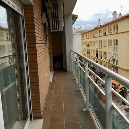 Chicflat Avenida Espana Ideal Familias אסטפונה